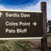 Sign pointing the way to Coles Point